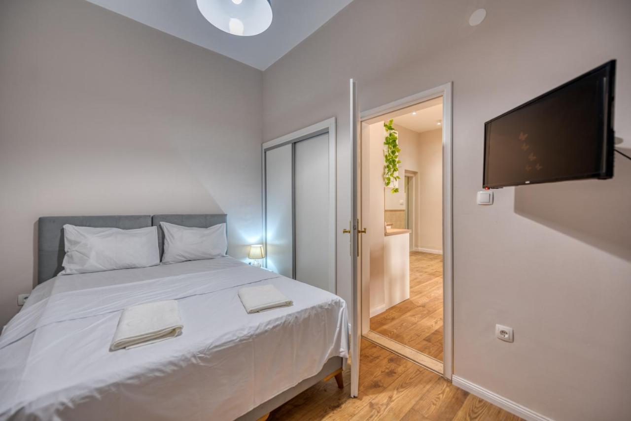 Apartments Vujosevic Tivat Ngoại thất bức ảnh