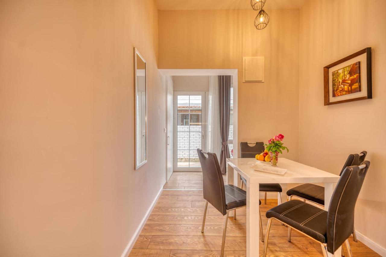 Apartments Vujosevic Tivat Ngoại thất bức ảnh
