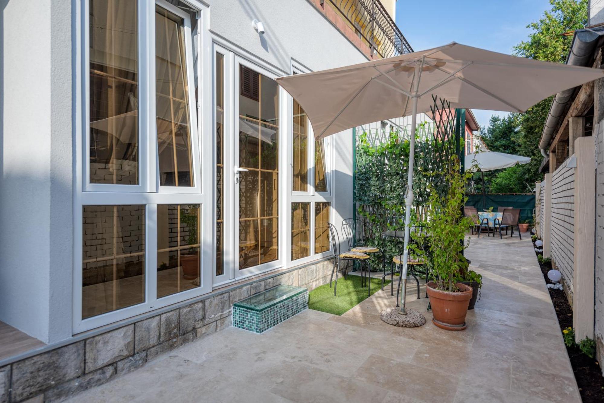 Apartments Vujosevic Tivat Ngoại thất bức ảnh