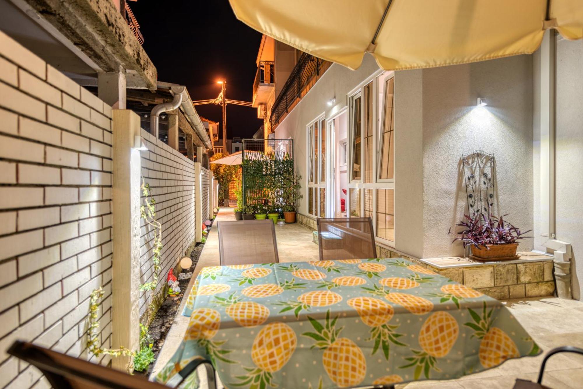 Apartments Vujosevic Tivat Ngoại thất bức ảnh